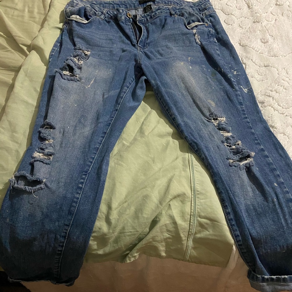 Distressed Boyfriend Jeans